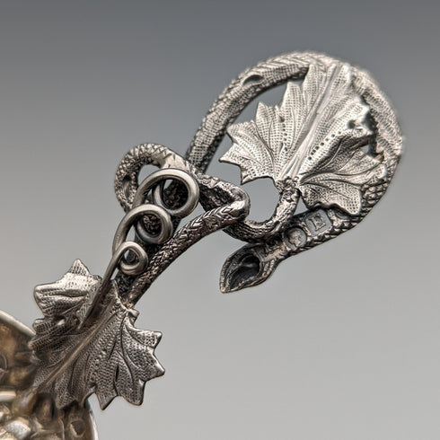 1880 年英國古董純銀茶盒湯匙附葡萄裝飾